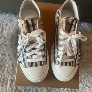 Burberry converse style sneakers